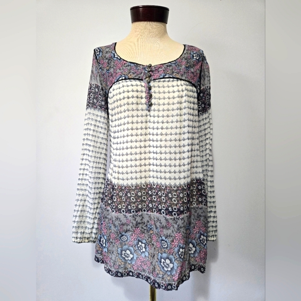 FREE PEOPLE bohemian Patchwork Lightweight Top. Size relaxed XS